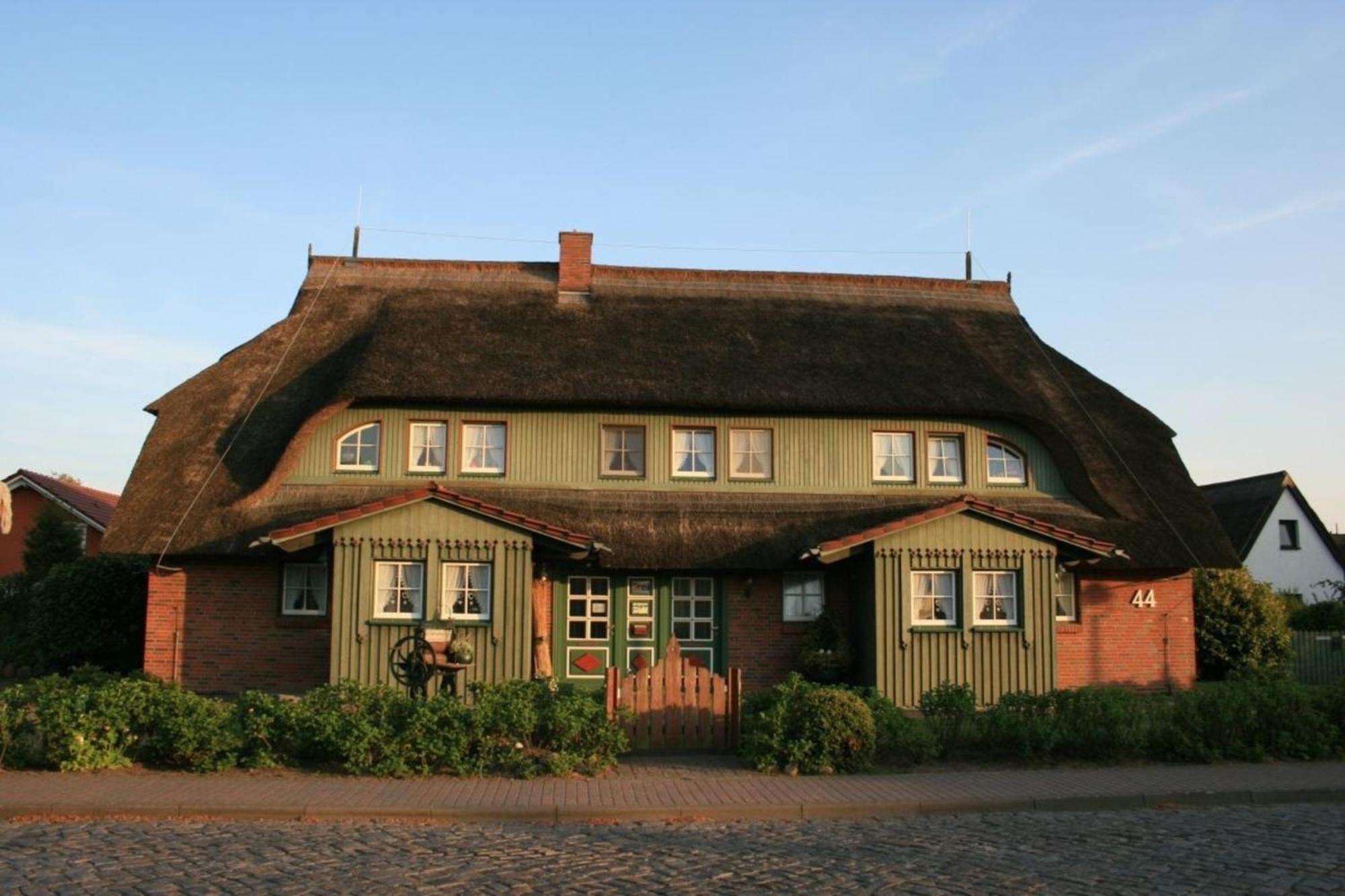 Ferienwohnung Nr 07 Og Spitzboden Born Buitenkant foto